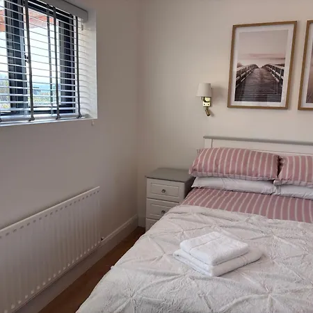 Chalet Cedars At Red Sheds Villa, Portarlington