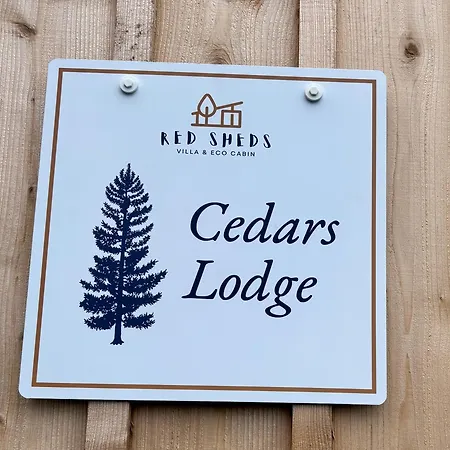 Cedars At Red Sheds Villa, Portarlington Chalet *